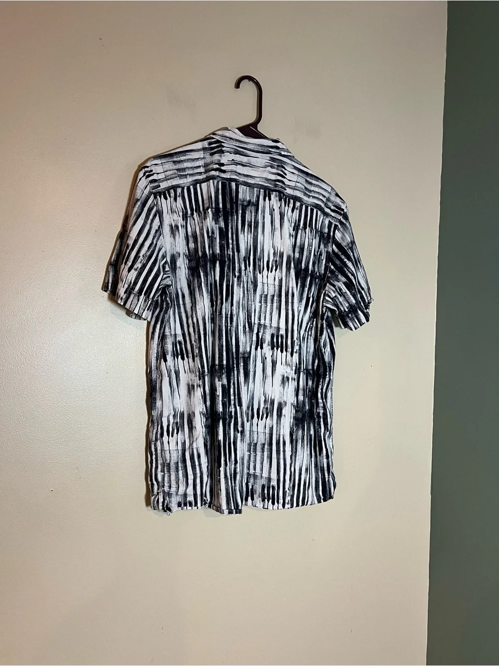Banana Republic Black & White Short-Sleeve Button-Down Shirt Size M